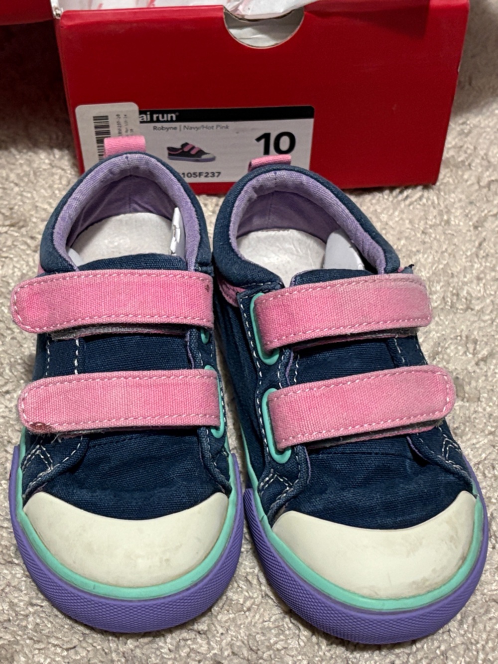 See Kai Run Robyn sneakers Size 10